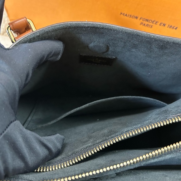 Louis Vuitton Monogram Tote in Brown and Tan - Picture 12 of 14